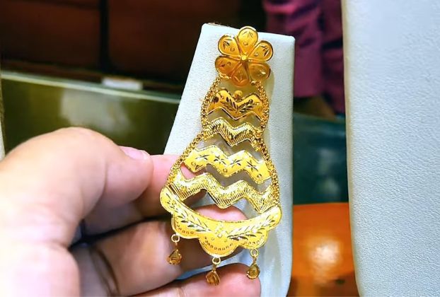 earrings designs gold latest 2022