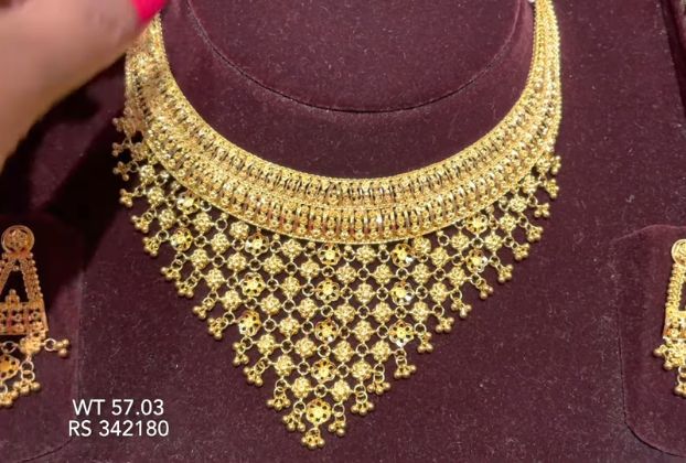 21 Tanishq gold necklace designs with price