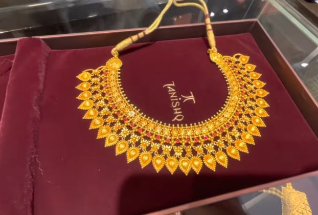 tanishq best gold necklace designs with price