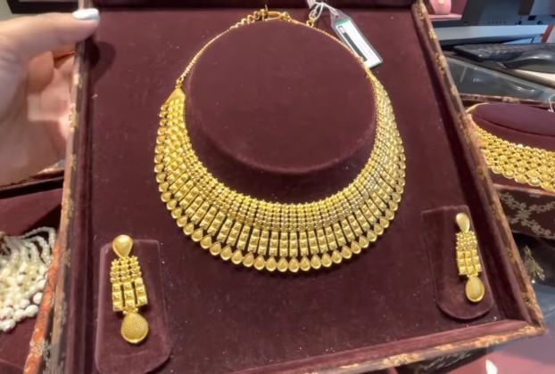 tanishq latest gold necklace designs