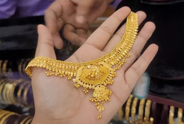 Indian gold necklace designs unique