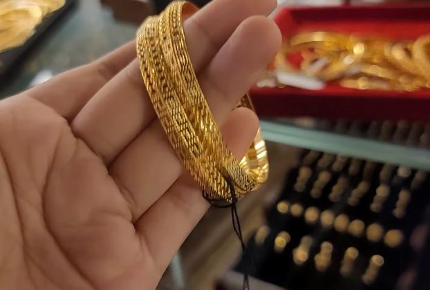 latest daily wear gold bangles design