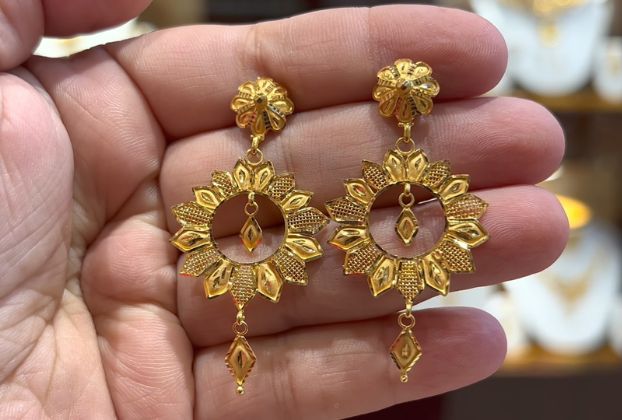 latest design of gold earrings 33