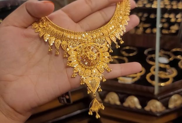 latest gold necklace designs unique