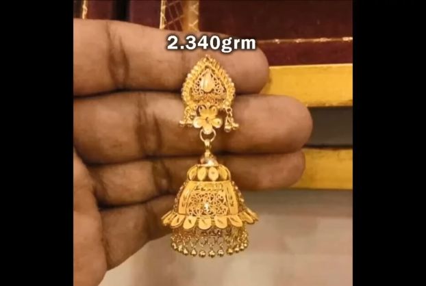 Small floral gold jhumka in 3 grams 