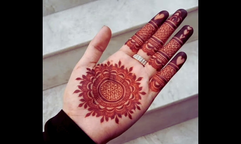 Circular Mehedi Designs Front Hand
