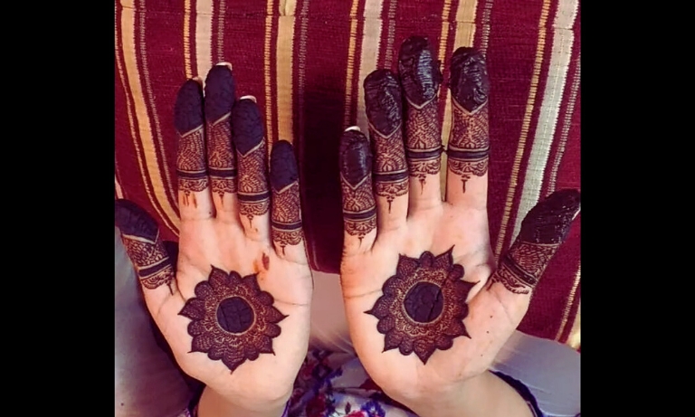 Flower Mehndi Designs Front Hand