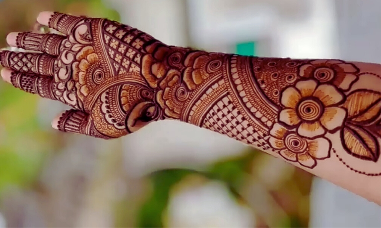 Fancy Floral Mehndi Art