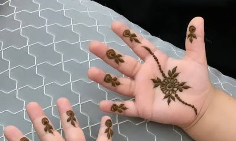 Small Leaf Pattern Mehndi Design