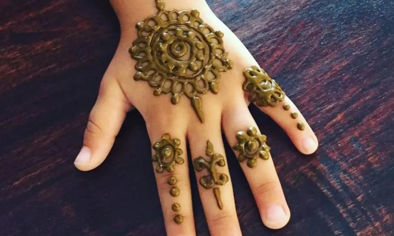 Beautiful Mehndi Designs for Kids