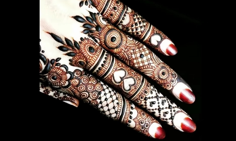 Gorgeous Finger Mehndi Design