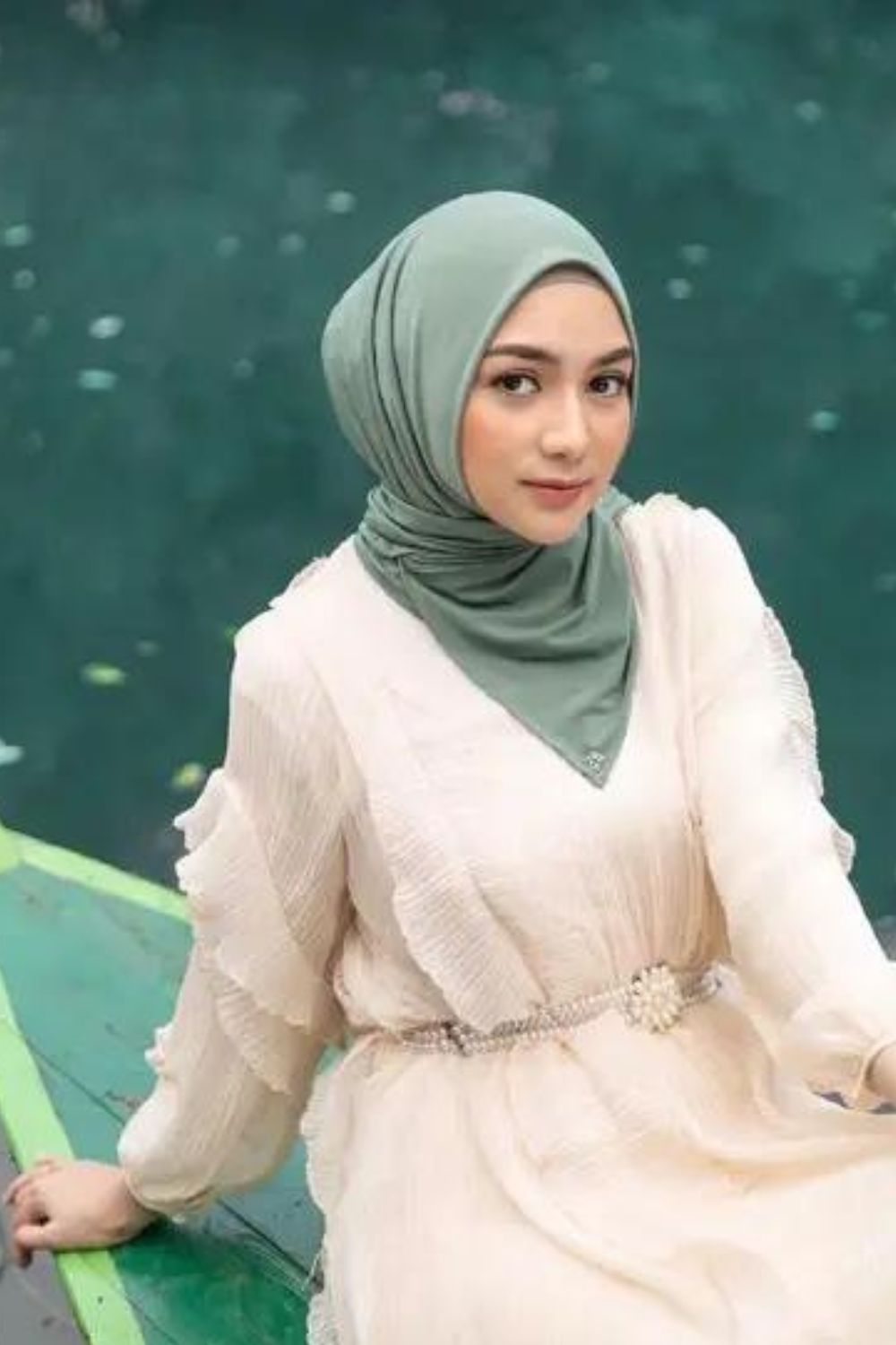 Saga Green Color Hijab for Cream clothes