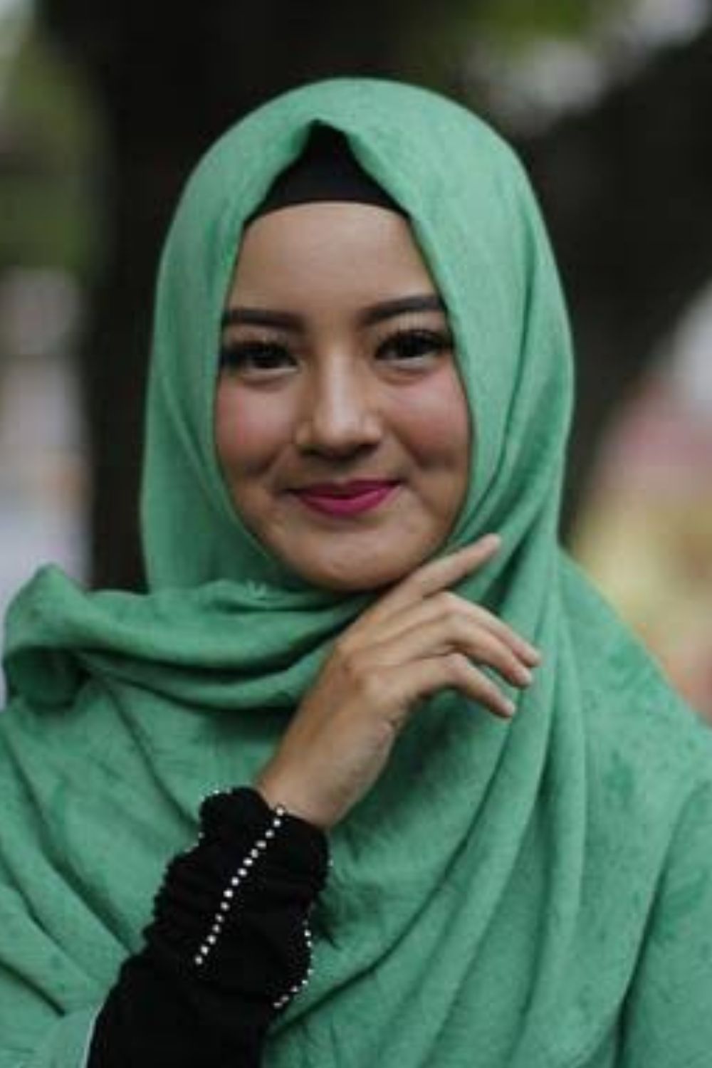 Light Green Hijab for Black Shirt and Pant