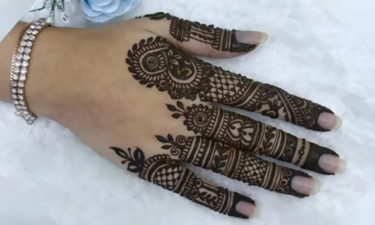 Beautiful Finger Mehndi Design