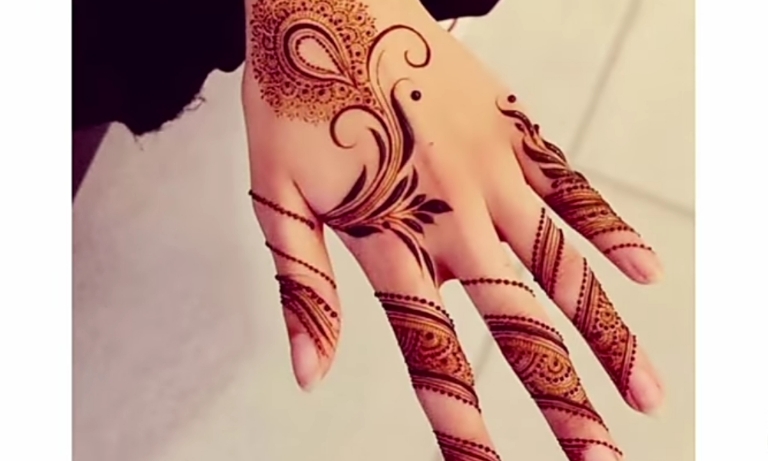 Unique Mehndi Art